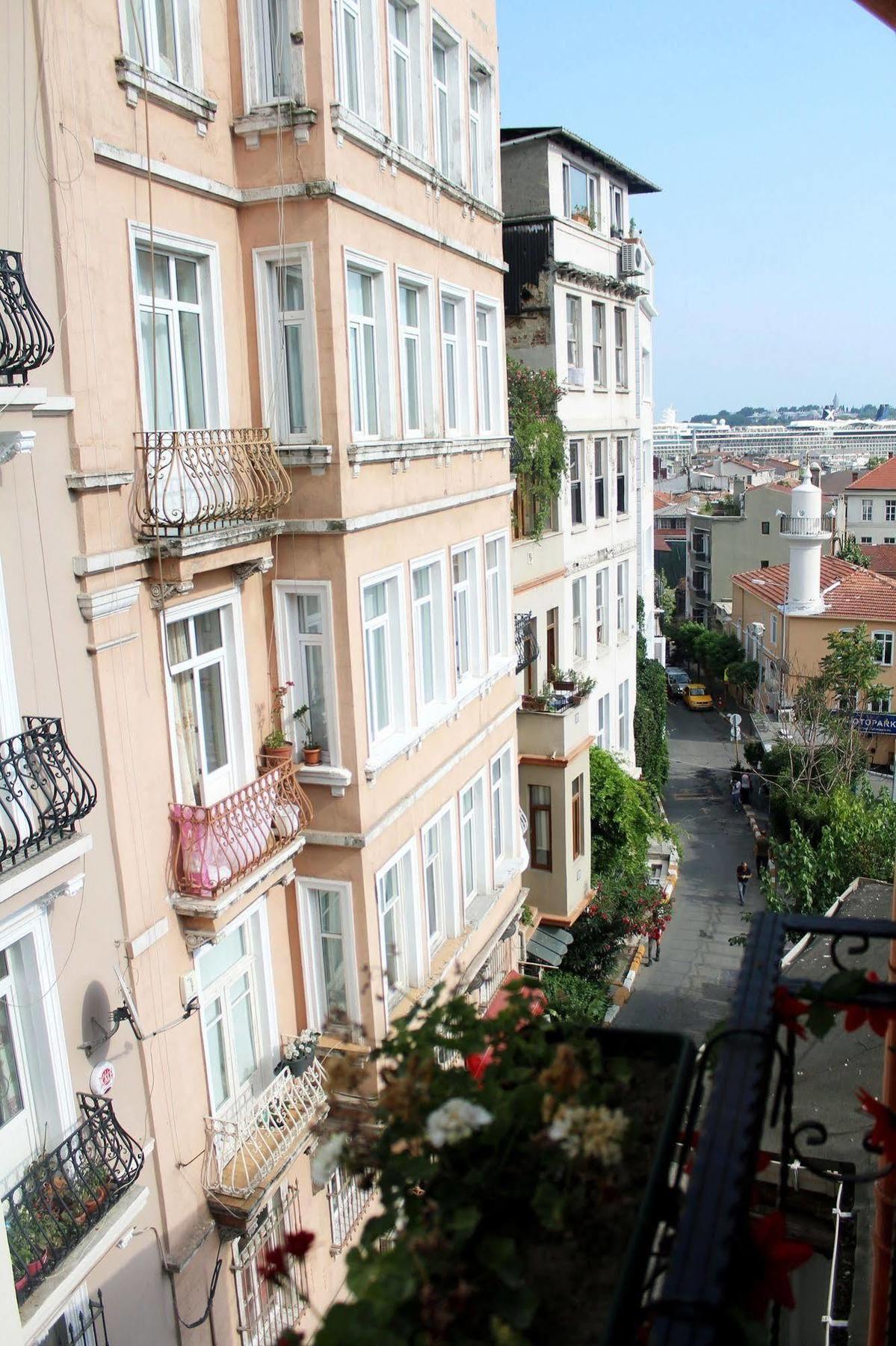 Cheers Midtown Hostel İstanbul Dış mekan fotoğraf